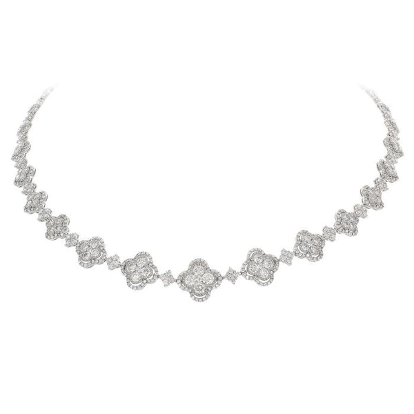4F08100AWCHD0 18KT White Diamond Necklace