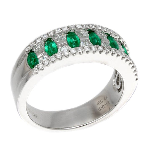 4F08222AWLRDE 18KT Emerald Ring